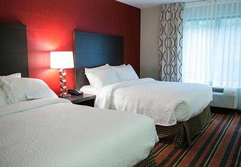 Fairfield Inn & Suites By Marriott Москоу Екстериор снимка