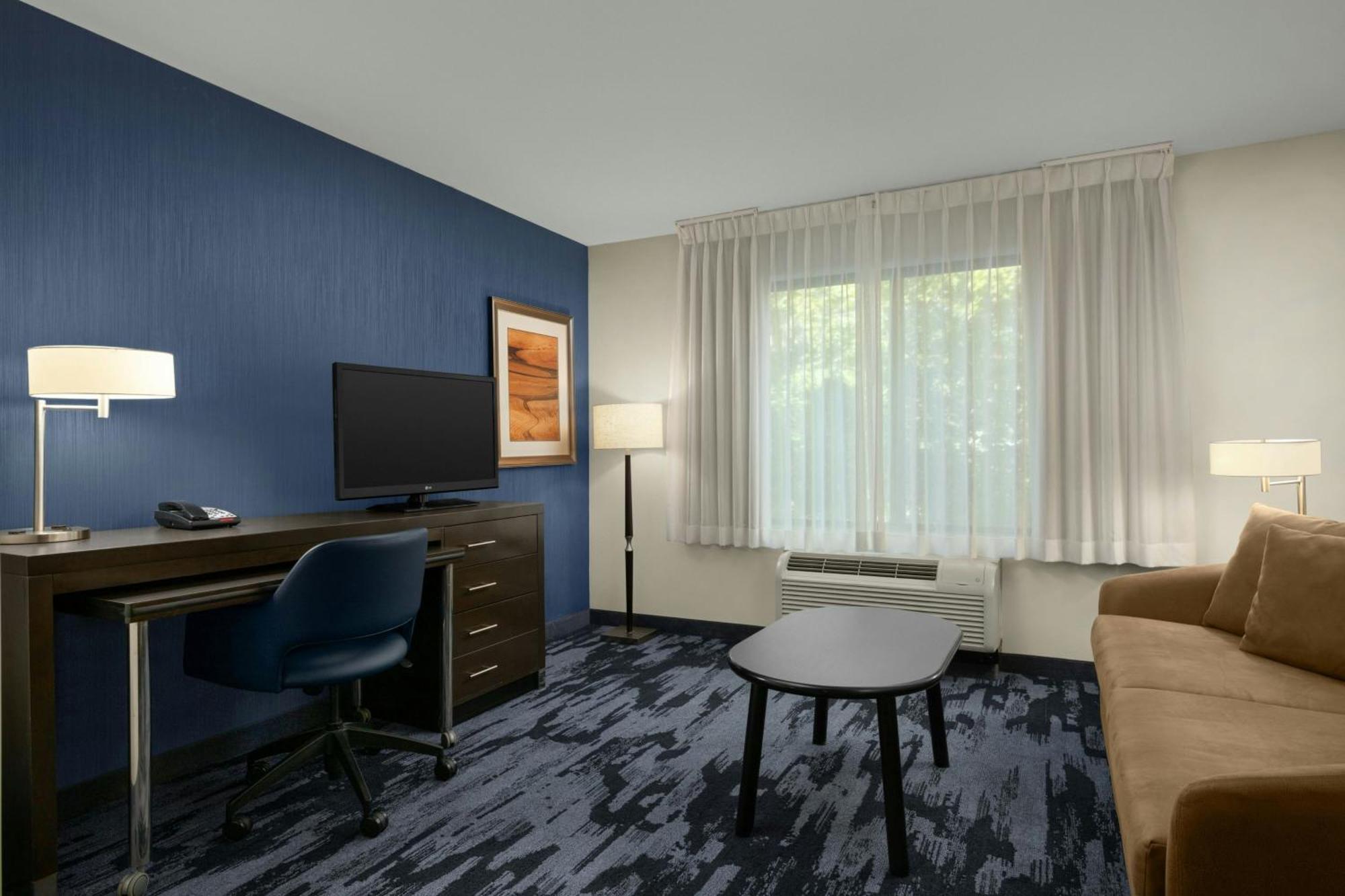 Fairfield Inn & Suites By Marriott Москоу Екстериор снимка