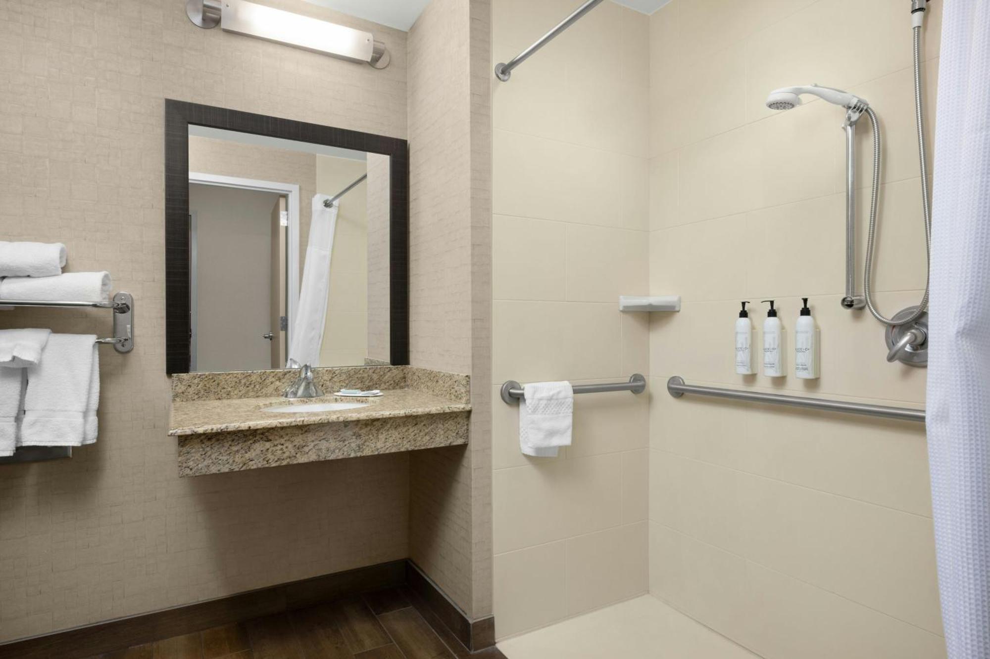 Fairfield Inn & Suites By Marriott Москоу Екстериор снимка